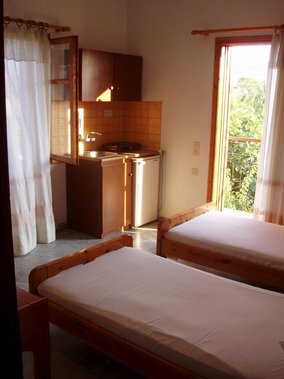 Eleni Studios & Apartments Mithimna Cameră foto
